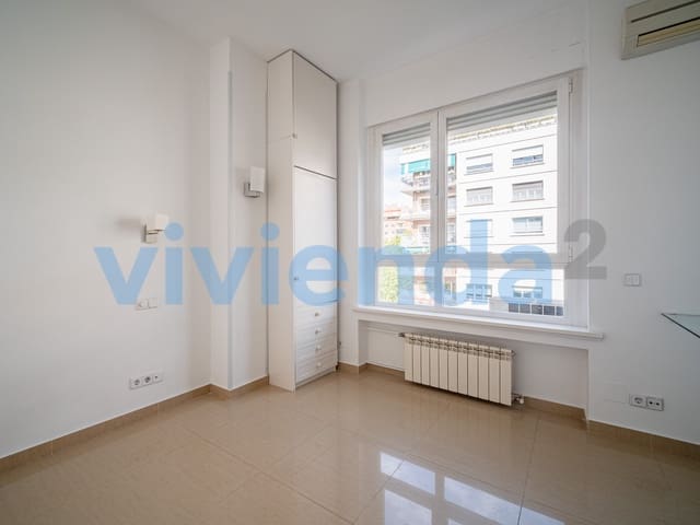 Appartement de 2 chambres à louer à Hispanoamérica, Madrid ville - 2 000 € (Ref: 9472773)