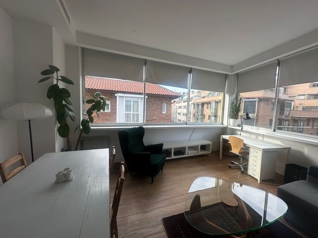 Appartement de 1 chambre à louer à Ciudad Jardín, Madrid ville - 1 400 € (Ref: 9472774)