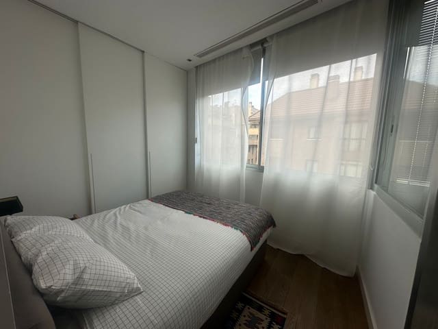 Appartement de 1 chambre à louer à Ciudad Jardín, Madrid ville - 1 400 € (Ref: 9472774)