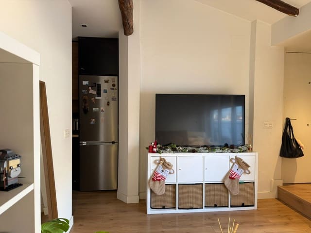 1 slaapkamer Flat te huur in Almendrales, Madrid stad - € 850 (Ref: 9472775)