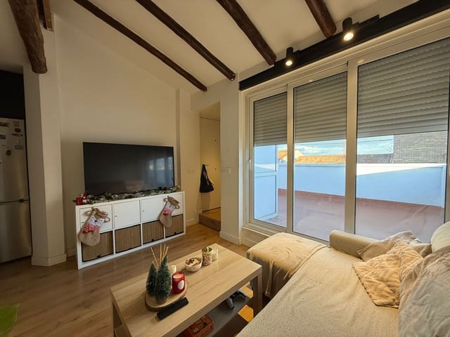 1 slaapkamer Flat te huur in Almendrales, Madrid stad - € 850 (Ref: 9472775)