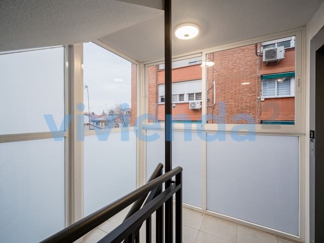 3 soveværelse Lejlighed til salg i Apostol Santiago, Madrid by - € 395.000 (Ref: 9474022)