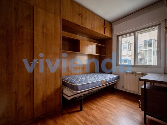 Piso de 4 habitaciones en Apostol Santiago, Madrid ciudad en venta - 440.000 € (Ref: 9483447)