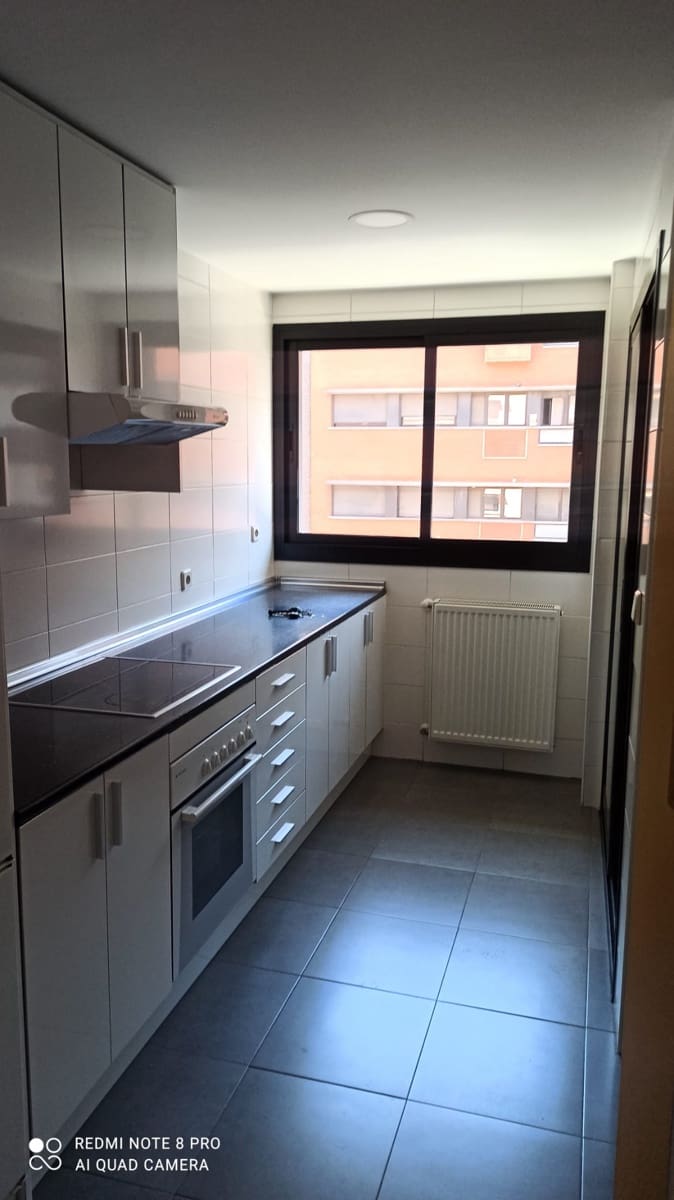 2 soveværelse Lejlighed til leje i Madrid by med swimmingpool garage - € 1.595 (Ref: 9485202)