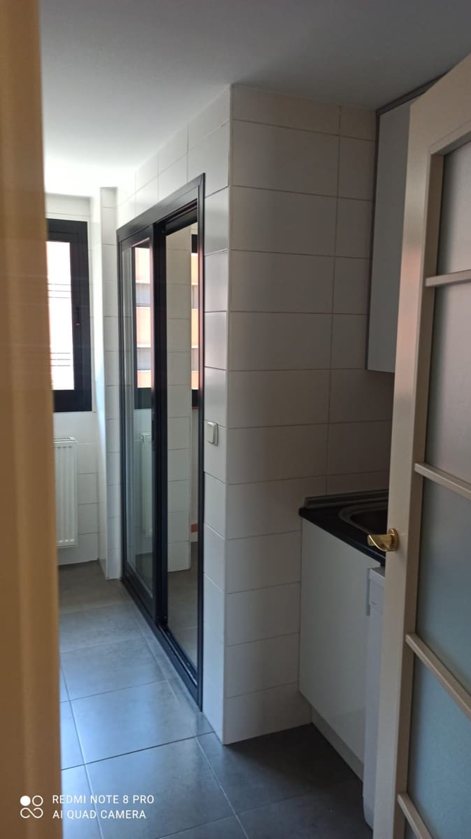 2 soveværelse Lejlighed til leje i Madrid by med swimmingpool garage - € 1.595 (Ref: 9485202)