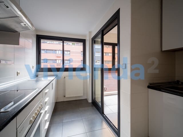 2 soverom Leilighet til leie i Legazpi, Madrid by med svømmebasseng garasje - € 1 595 (Ref: 9485202)