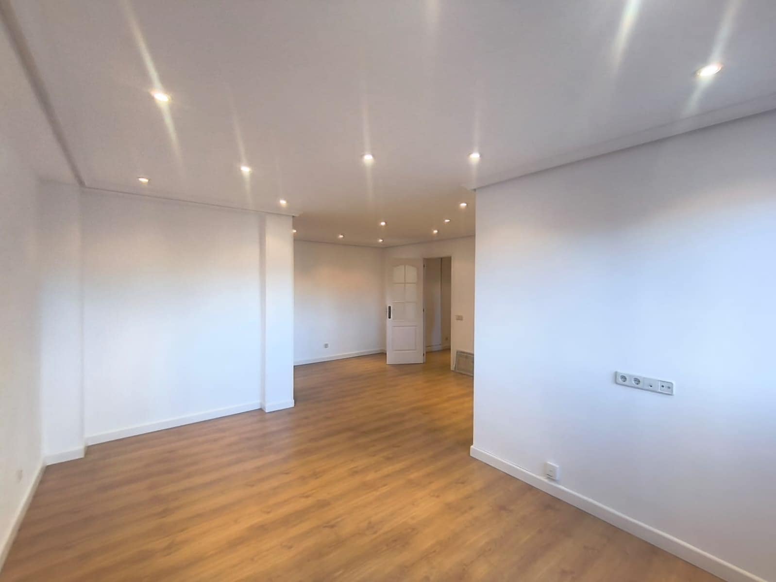 2 makuuhuone Asunto vuokrattavana paikassa Madrid kaupunki mukana uima-altaan - 1 600 € (Ref: 9491151)