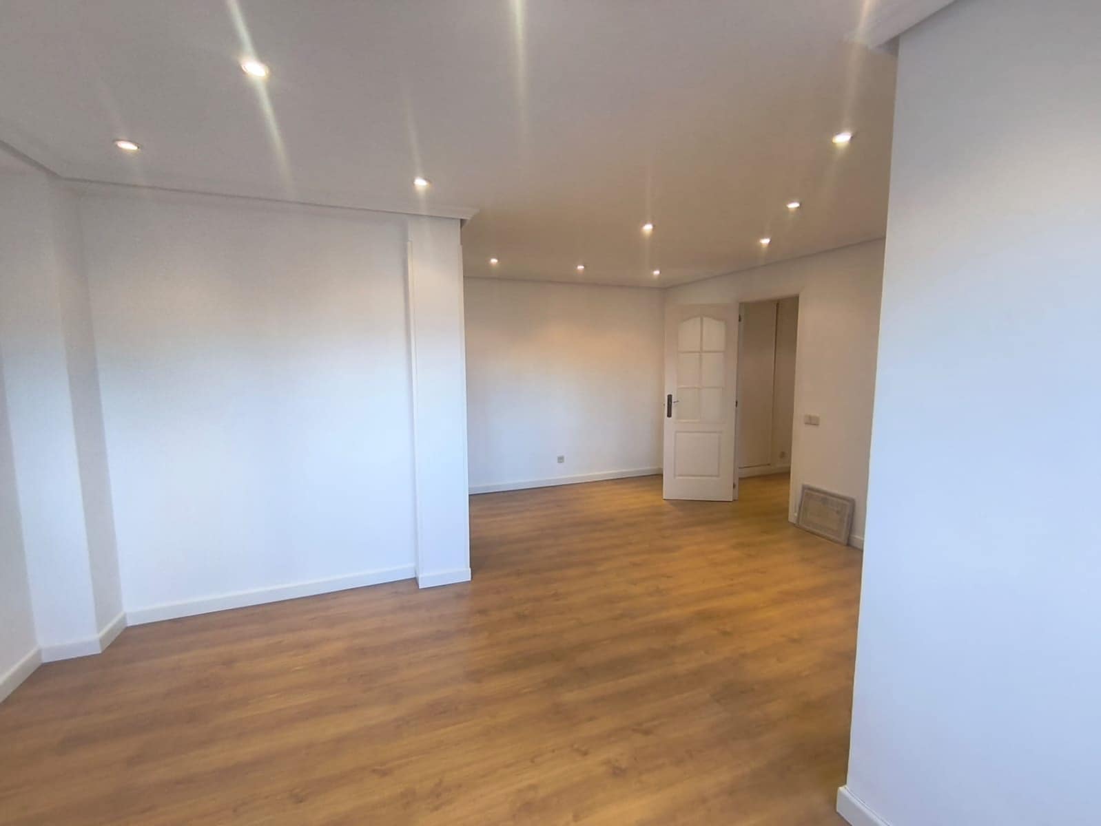 2 makuuhuone Asunto vuokrattavana paikassa Madrid kaupunki mukana uima-altaan - 1 600 € (Ref: 9491151)