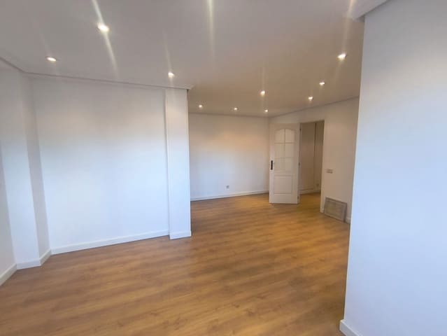 2 makuuhuone Asunto vuokrattavana paikassa Colina, Madrid kaupunki mukana uima-altaan - 1 600 € (Ref: 9491151)