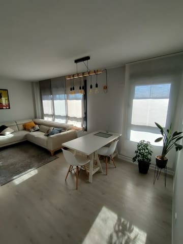 Piso de 2 habitaciones en Casco Histórico de Vallecas, Madrid ciudad en alquiler con piscina garaje - 1.400 € (Ref: 9491152)