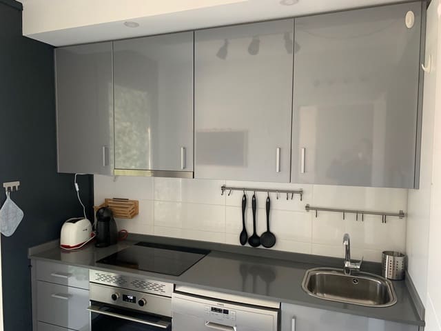 Piso de 2 habitaciones en Casco Histórico de Vallecas, Madrid ciudad en alquiler con piscina garaje - 1.400 € (Ref: 9491152)