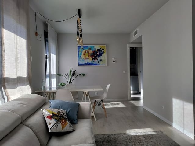 Piso de 2 habitaciones en Casco Histórico de Vallecas, Madrid ciudad en alquiler con piscina garaje - 1.400 € (Ref: 9491152)