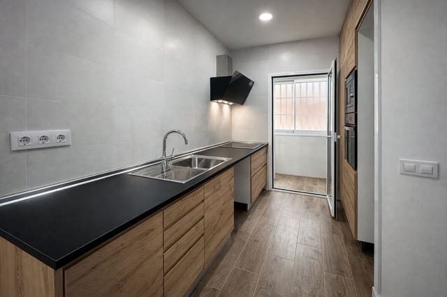 2 soveværelse Lejlighed til leje i Portazgo, Madrid by - € 1.250 (Ref: 9502061)