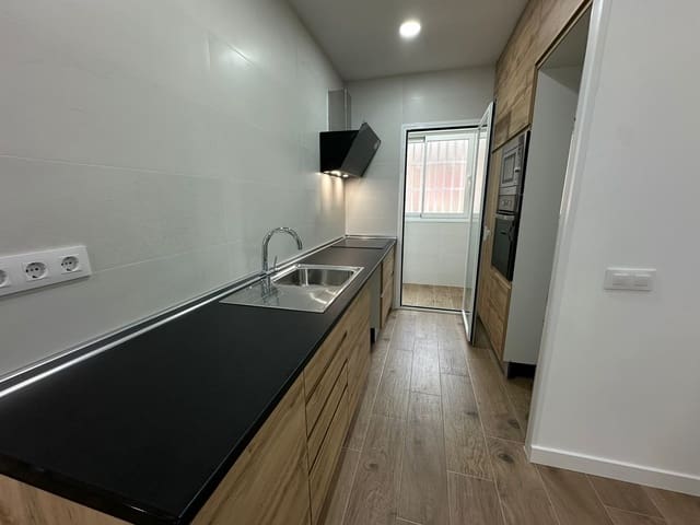 2 soveværelse Lejlighed til leje i Portazgo, Madrid by - € 1.250 (Ref: 9502061)