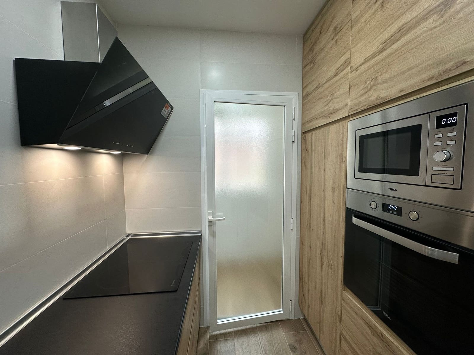 2 soveværelse Lejlighed til leje i Madrid by - € 1.250 (Ref: 9502061)