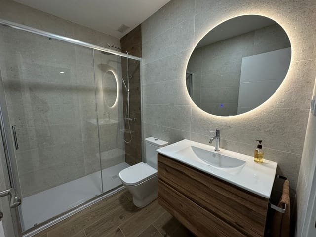 2 soveværelse Lejlighed til leje i Portazgo, Madrid by - € 1.250 (Ref: 9502061)