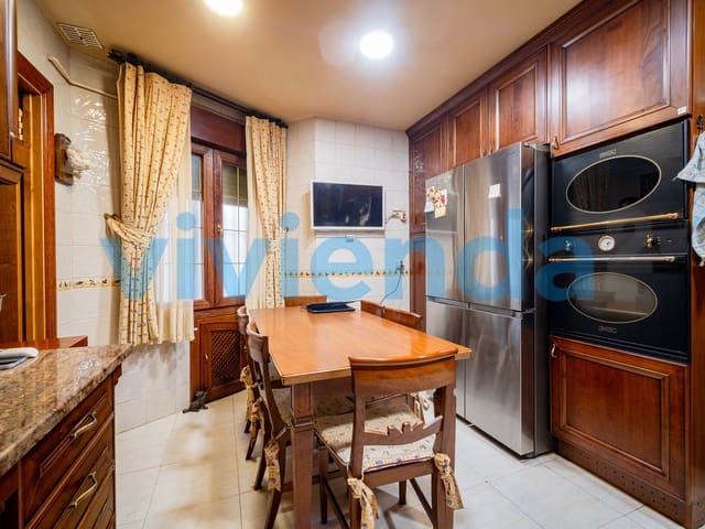 3 soveværelse Lejlighed til salg i Almagro, Madrid by med garage - € 1.657.000 (Ref: 9504122)