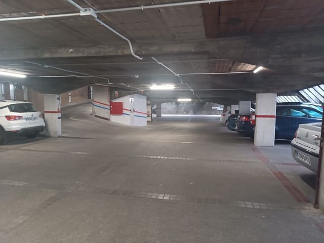 Garage for rent in Lista, Madrid city - € 190 (Ref: 9508603)