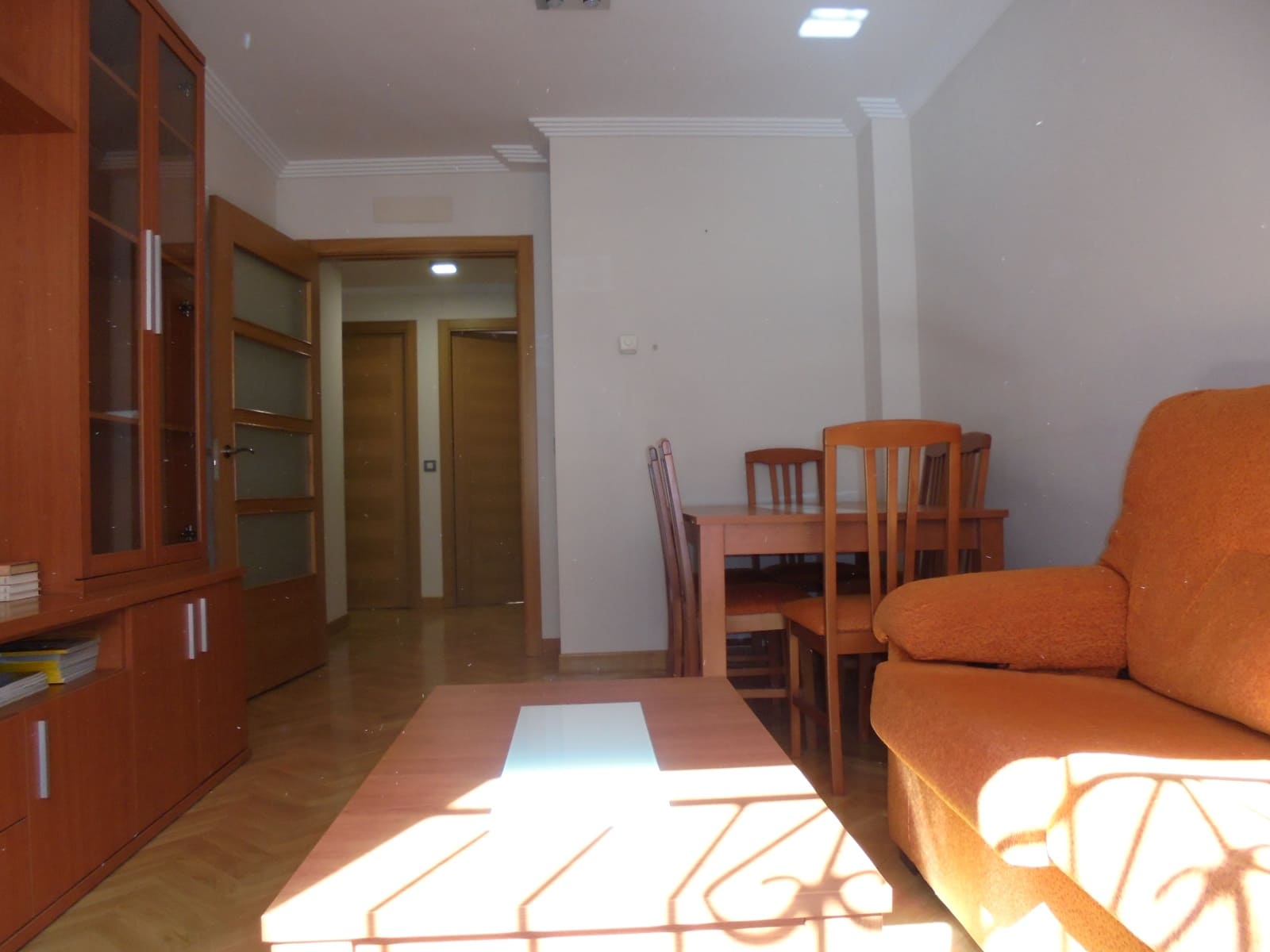 2 soveværelse Lejlighed til leje i Madrid by - € 1.100 (Ref: 9518799)