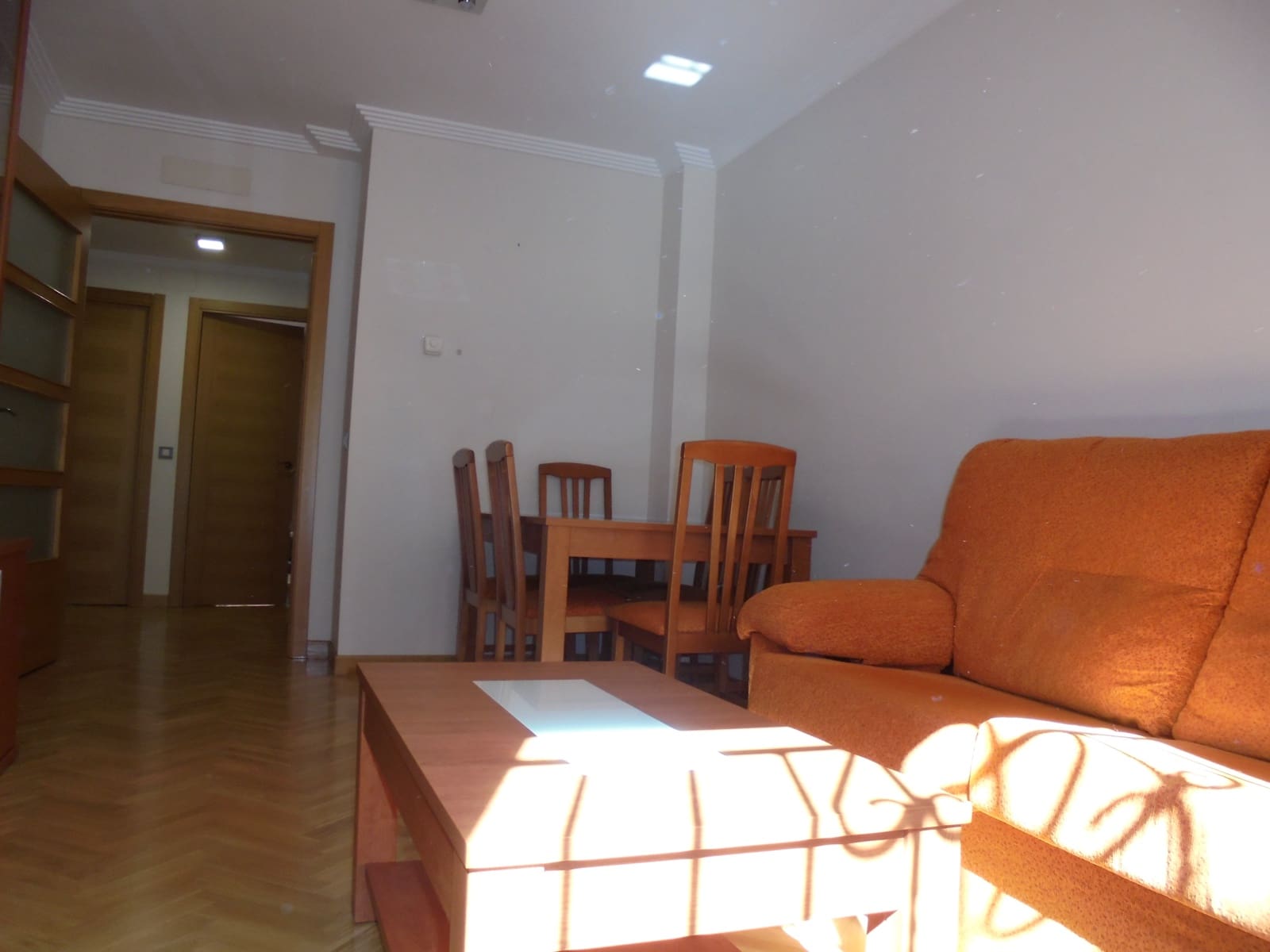 2 soveværelse Lejlighed til leje i Madrid by - € 1.100 (Ref: 9518799)