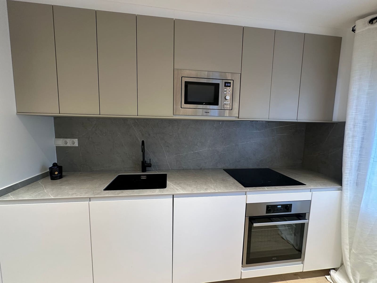Piso de 2 habitaciones en Madrid ciudad en alquiler - 2.500 € (Ref: 9524071)