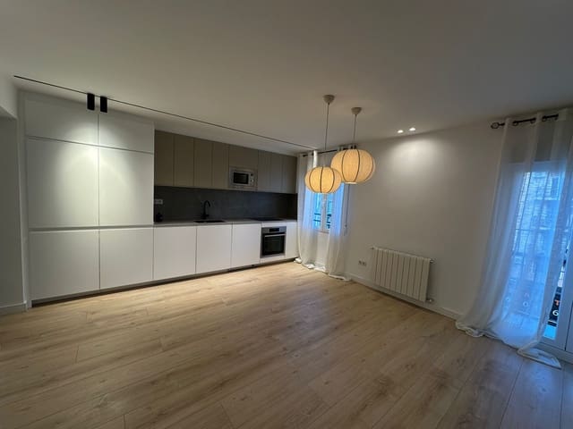 Piso de 2 habitaciones en Estrella, Madrid ciudad en alquiler - 2.500 € (Ref: 9524071)