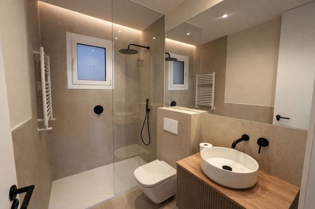 2 sovrum Lägenhet att hyra i Ciudad Jardín, Madrid stad - 2 800 € (Ref: 9527396)