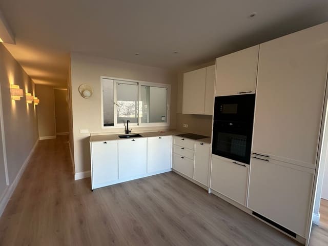 2 sovrum Lägenhet att hyra i Ciudad Jardín, Madrid stad - 2 800 € (Ref: 9527396)