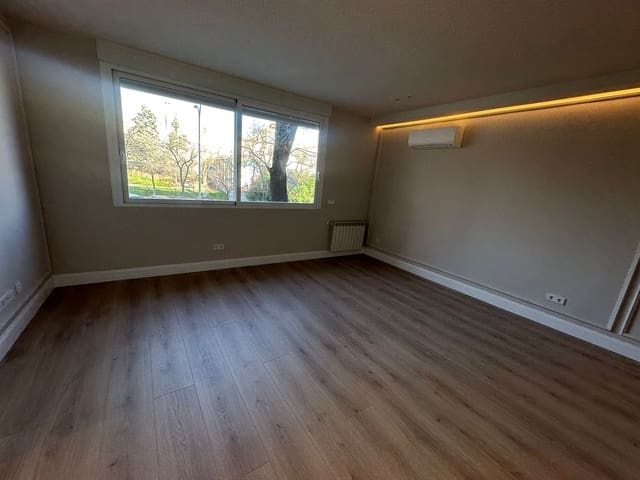 2 sovrum Lägenhet att hyra i Ciudad Jardín, Madrid stad - 2 800 € (Ref: 9527396)