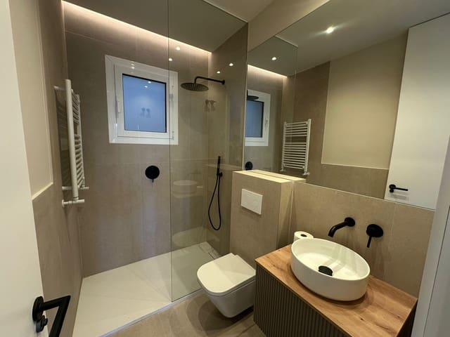 2 bedroom Flat for rent in Ciudad Jardín, Madrid city - € 2,400 (Ref: 9527396)