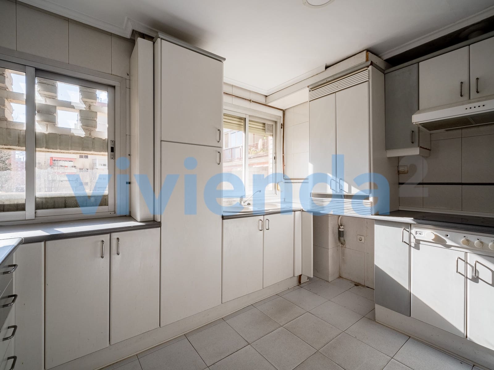 4 sovrum Lägenhet till salu i Madrid stad med garage - 469 000 € (Ref: 9533630)