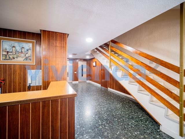 4 sovrum Lägenhet till salu i Aluche, Madrid stad med garage - 469 000 € (Ref: 9533630)