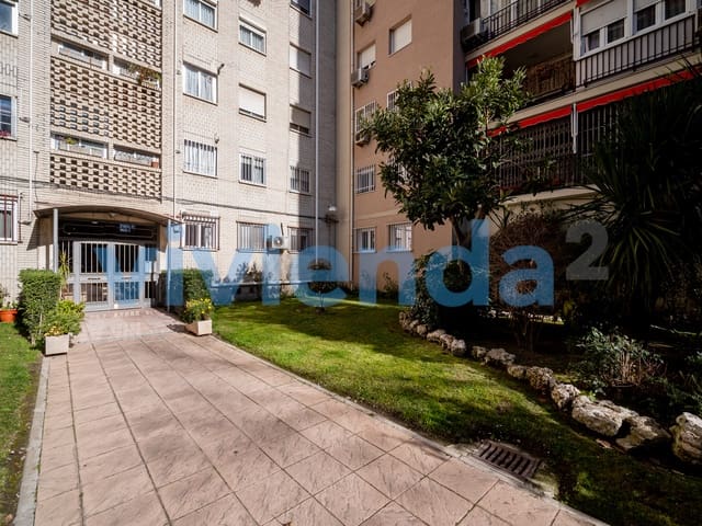 4 sovrum Lägenhet till salu i Aluche, Madrid stad med garage - 469 000 € (Ref: 9533630)