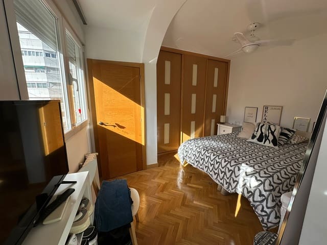 Appartement de 2 chambres à louer à Valdefuentes, Madrid ville - 1 450 € (Ref: 9533631)