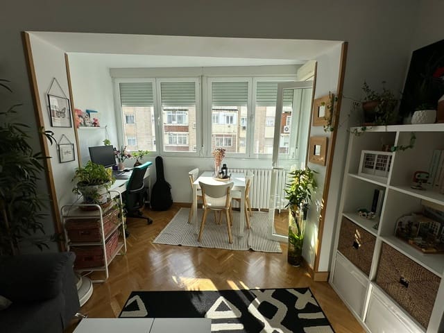 Appartement de 2 chambres à louer à Valdefuentes, Madrid ville - 1 450 € (Ref: 9533631)