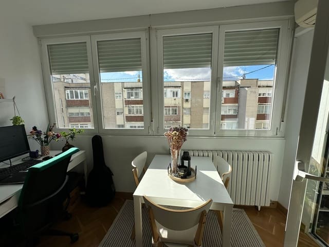 Appartement de 2 chambres à louer à Valdefuentes, Madrid ville - 1 450 € (Ref: 9533631)