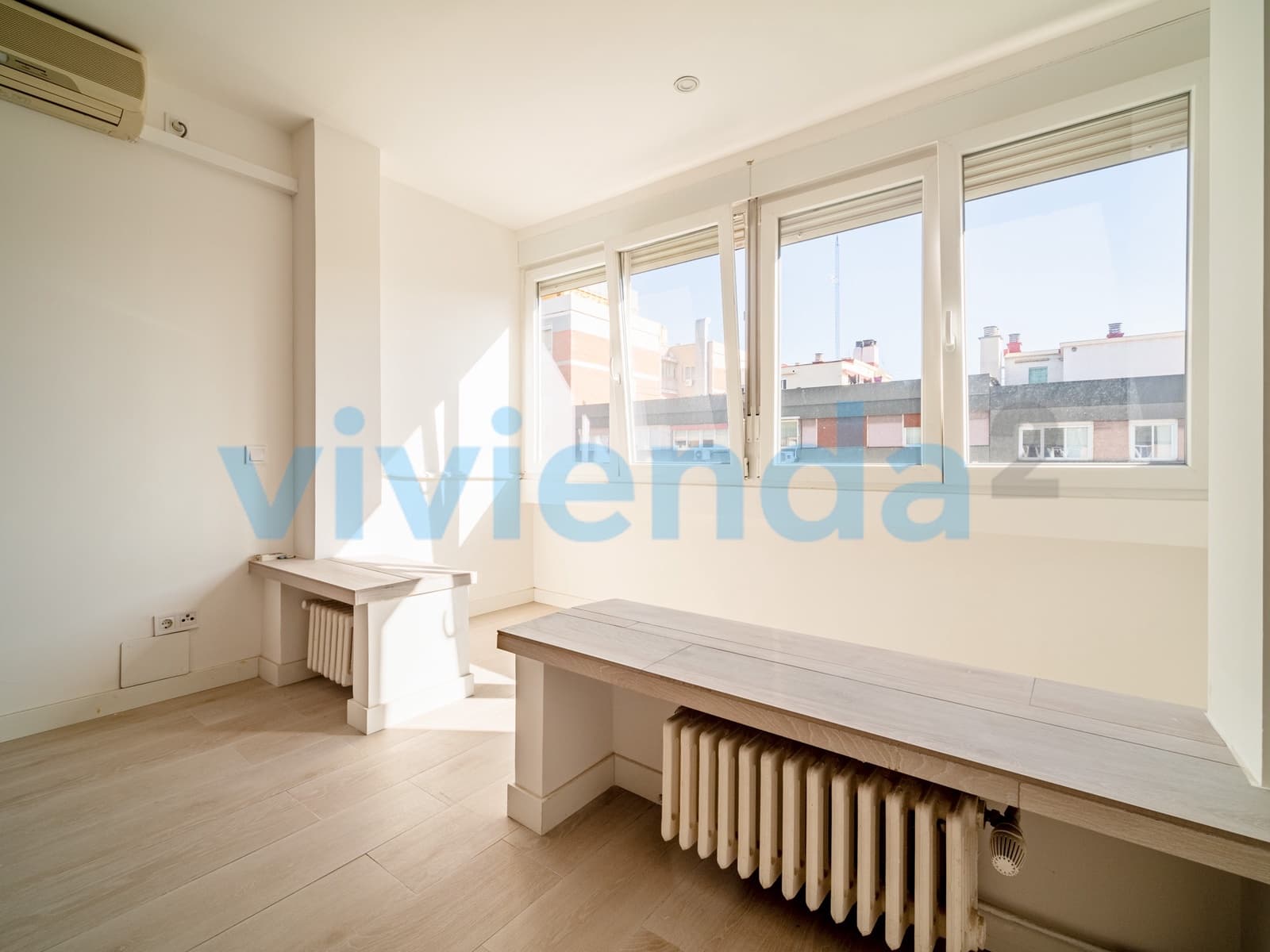 4 quarto Apartamento para arrendar em Madrid cidade - 2 500 € (Ref: 9536050)