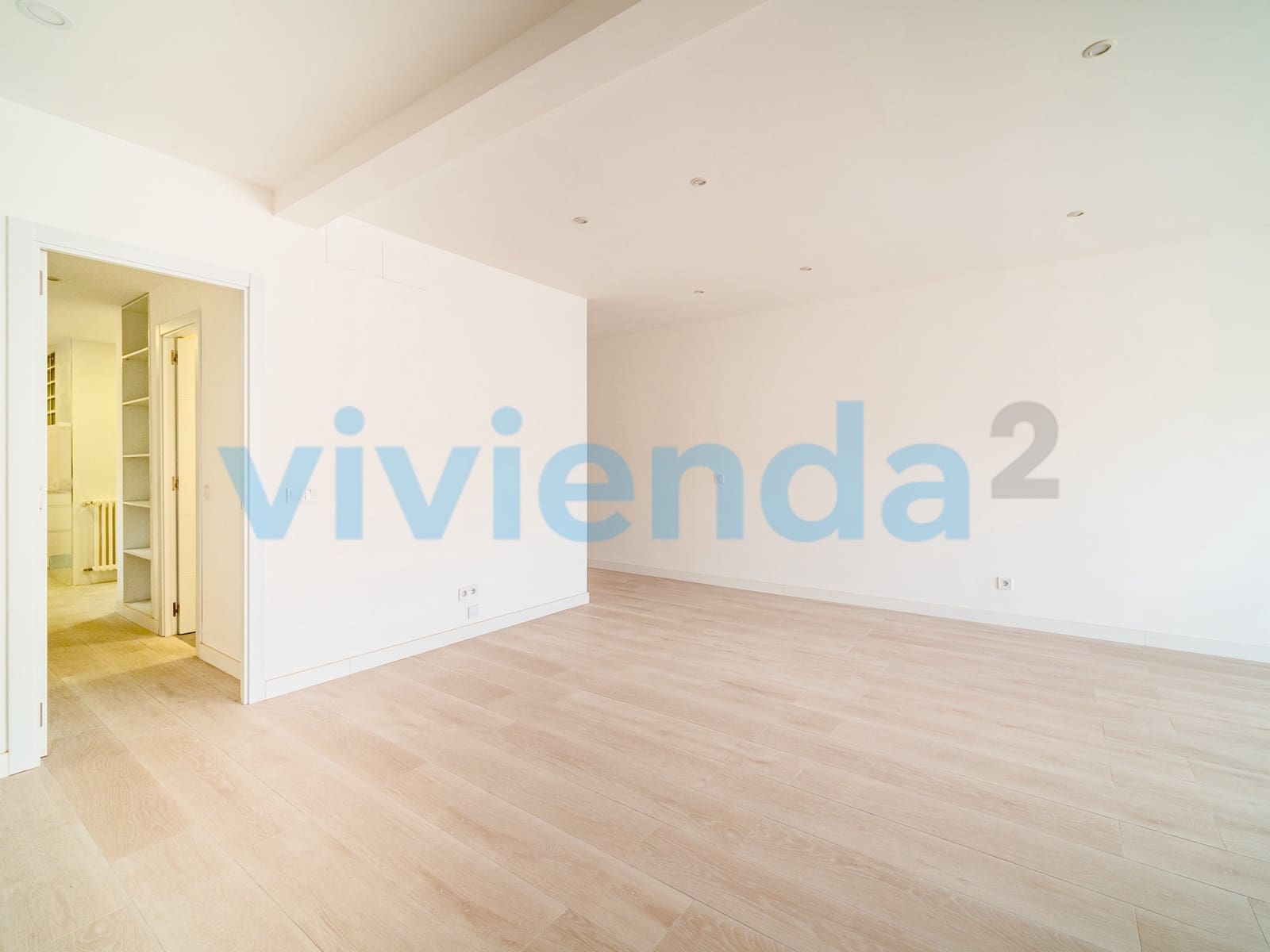 4 quarto Apartamento para arrendar em Madrid cidade - 2 500 € (Ref: 9536050)