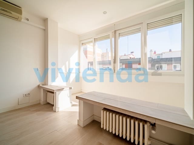 4 quarto Apartamento para arrendar em Niño Jesús, Madrid cidade - 2 500 € (Ref: 9536050)