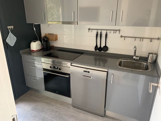 2 Zimmer Wohnung zu vermieten in Casco Histórico de Vallecas, Madrid Stadt mit Pool Garage - 1.400 € (Ref: 9547703)