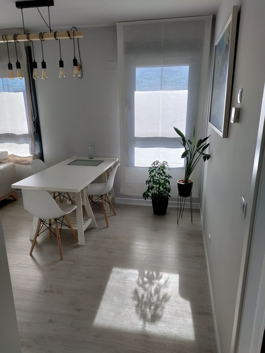 2 Zimmer Wohnung zu vermieten in Madrid Stadt mit Pool Garage - 1.400 € (Ref: 9547703)