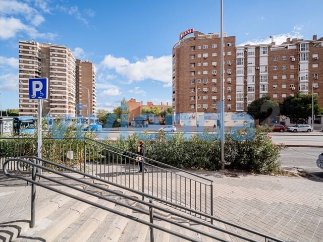 Piso de 4 habitaciones en Almendrales, Madrid ciudad en venta - 548.500 € (Ref: 9551166)