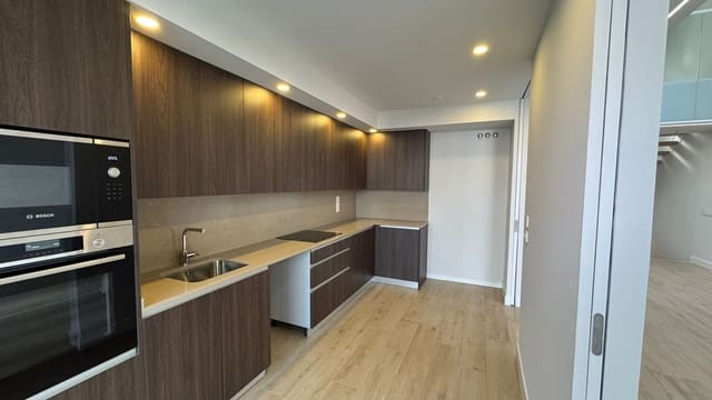 5 sovrum Lägenhet att hyra i Simancas, Madrid stad med pool - 5 500 € (Ref: 9551168)