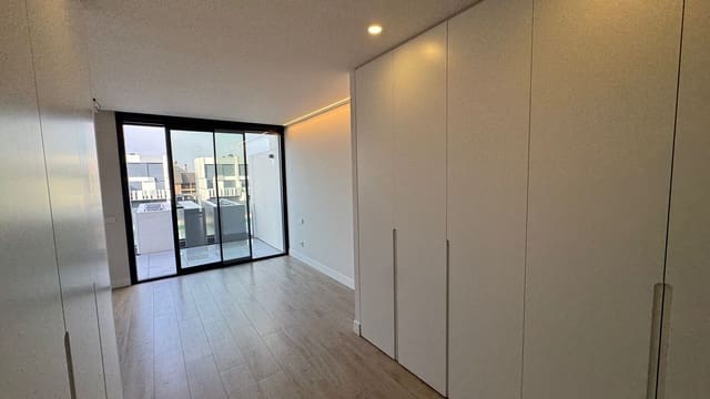 5 sovrum Lägenhet att hyra i Simancas, Madrid stad med pool - 5 500 € (Ref: 9551168)