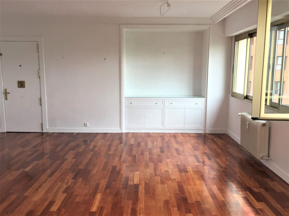 3 soveværelse Lejlighed til leje i Madrid by med garage - € 2.100 (Ref: 9564908)