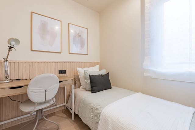 3 soveværelse Lejlighed til leje i Delicias, Madrid by - € 1.950 (Ref: 9570900)