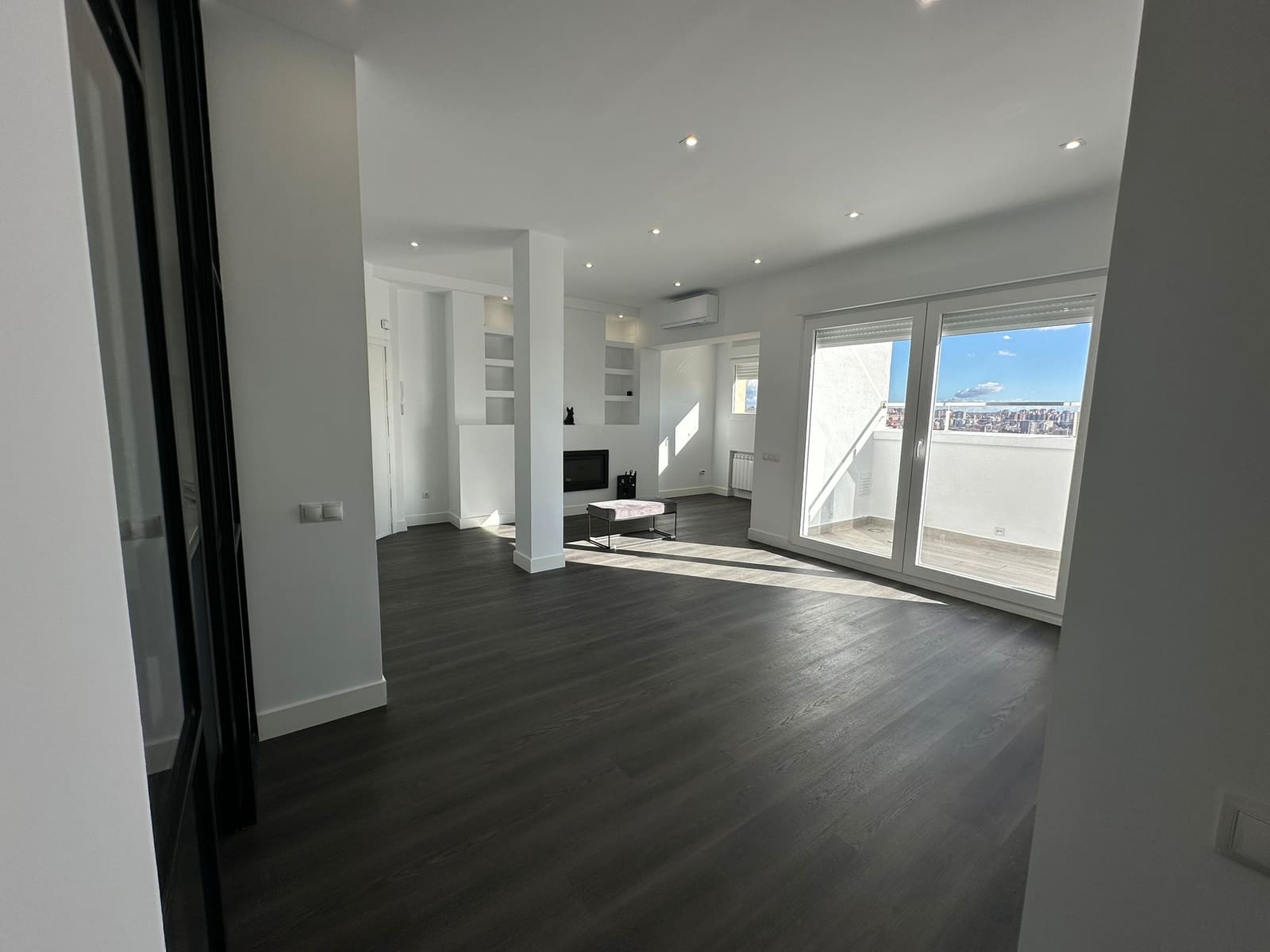 4 soveværelse Lejlighed til leje i Madrid by - € 4.100 (Ref: 9582487)