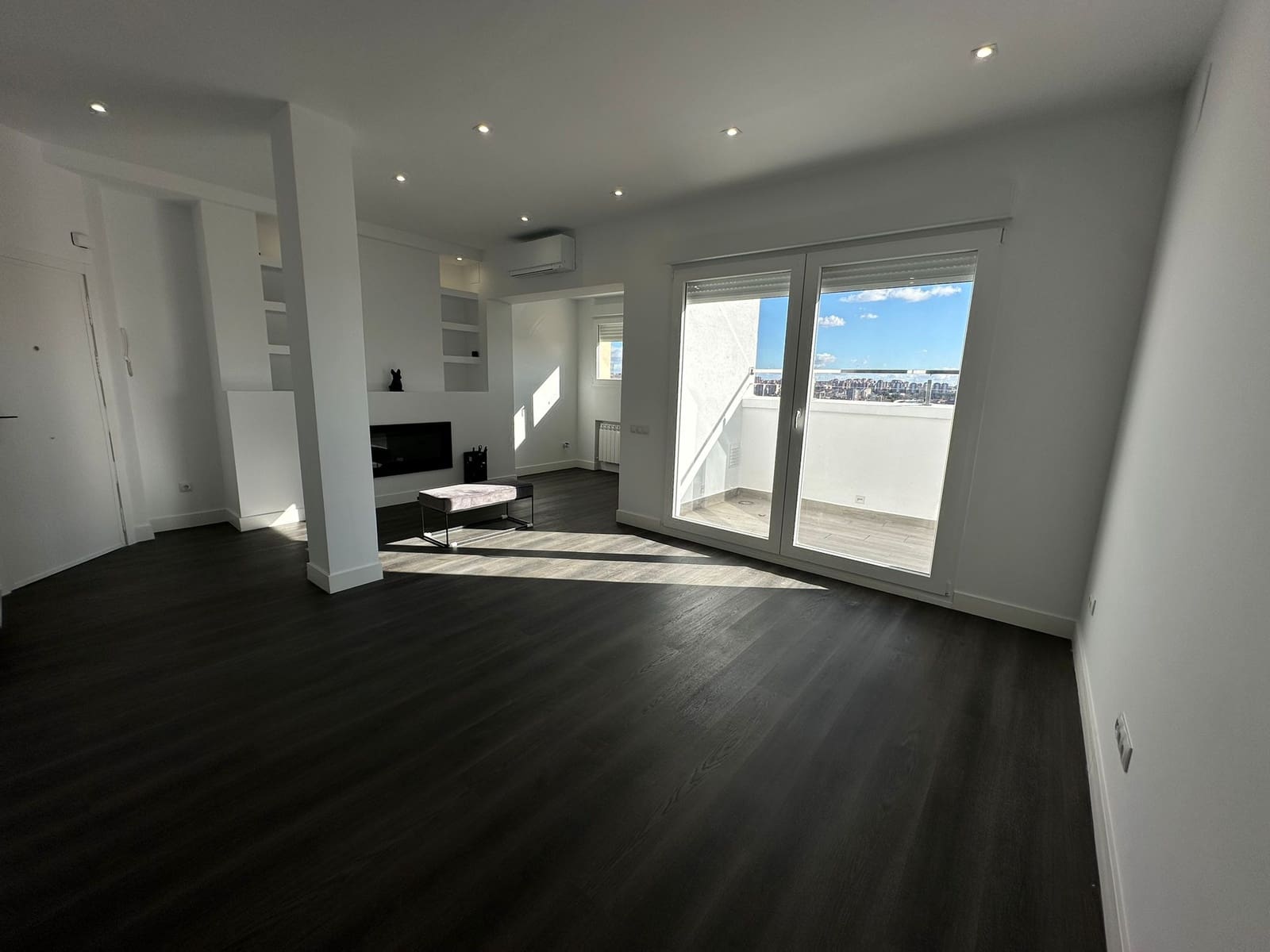 4 soveværelse Lejlighed til leje i Madrid by - € 4.100 (Ref: 9582487)