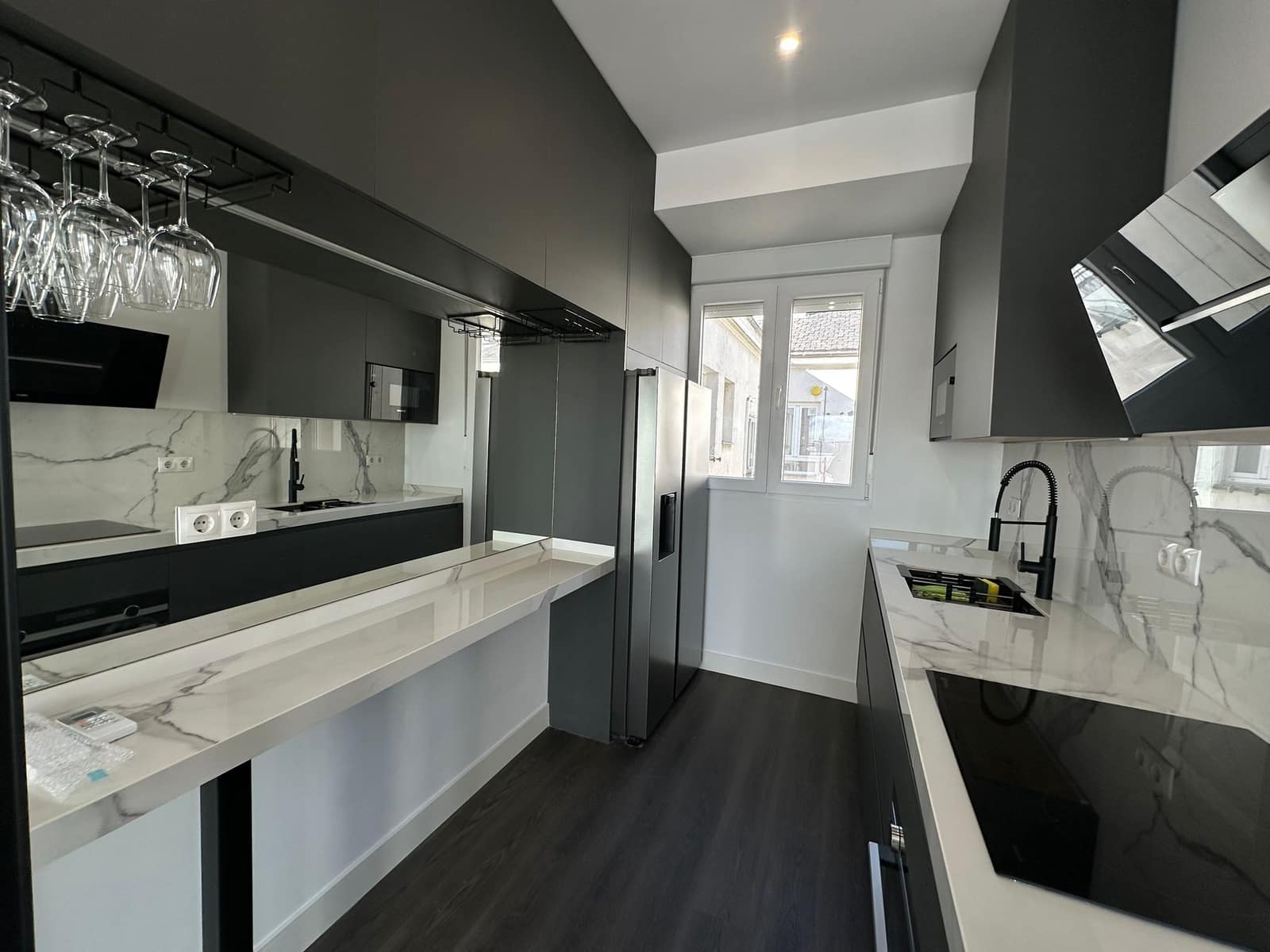 4 soveværelse Lejlighed til leje i Madrid by - € 4.100 (Ref: 9582487)