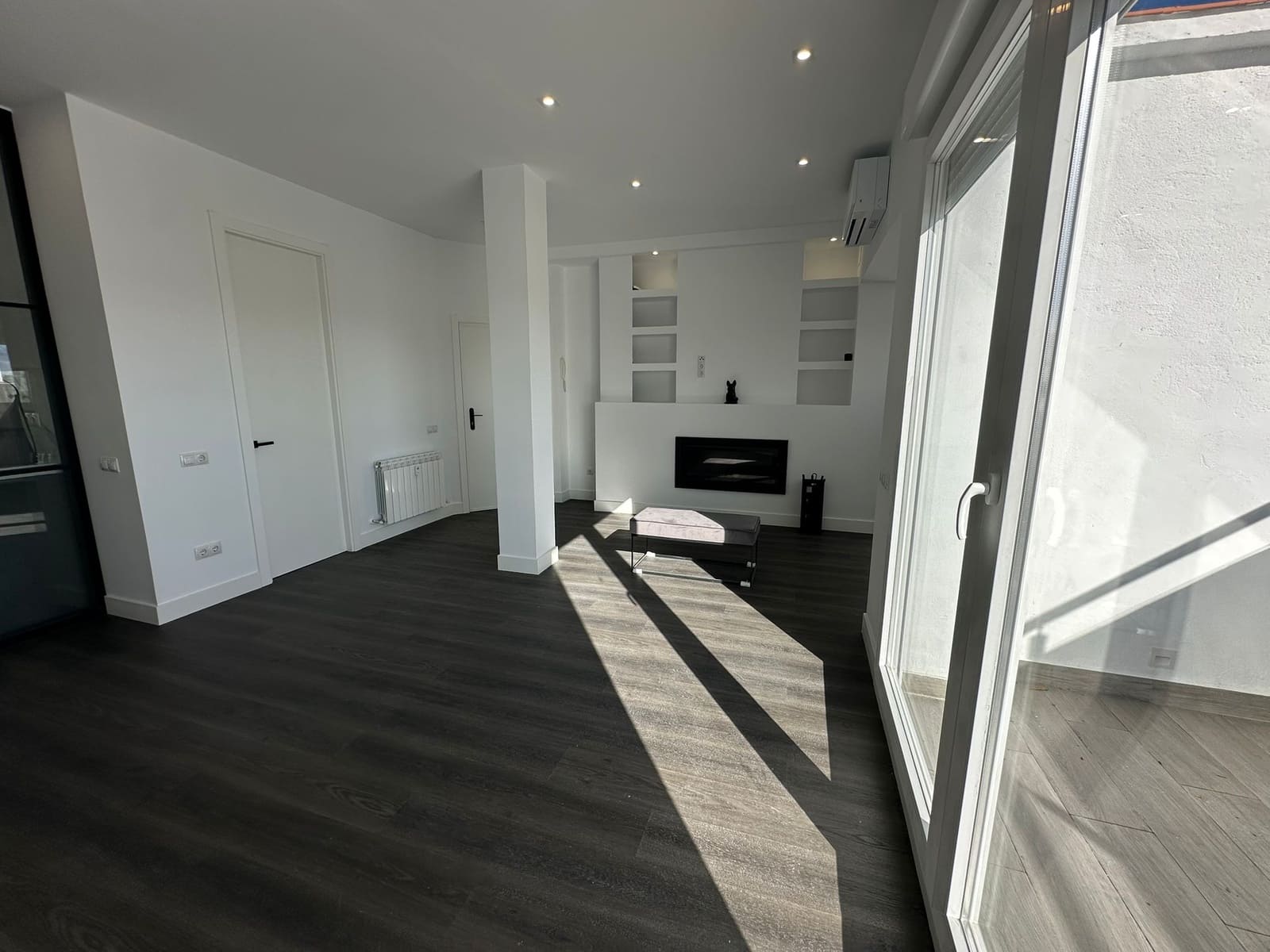 4 soveværelse Lejlighed til leje i Madrid by - € 4.100 (Ref: 9582487)